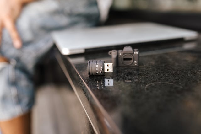 Clé USB cuir : une arme redoutable pour communiquer efficacement et durablement